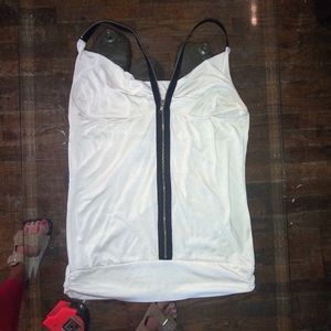 Super cute Bcbg max azria &cyrus top